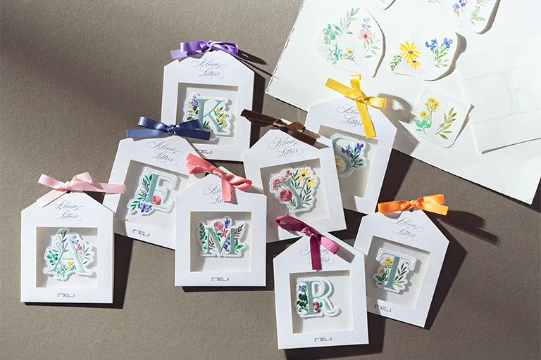 カリグラファー島野真希氏とコラボした刺繍ステッカー