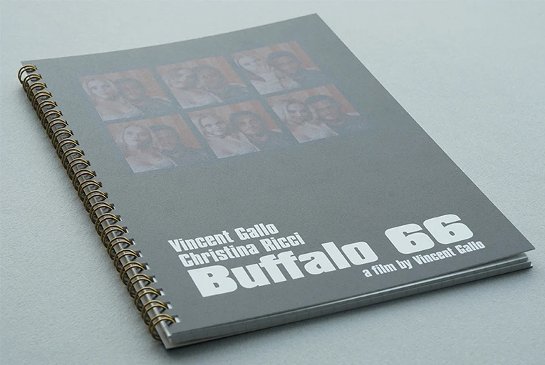 「ADAM ET ROPÉ 10Culture（アダム エ ロペ テンカルチャー）」と映画『Buffalo ’66』とのコラボレーション企画から生まれたA5リングノート