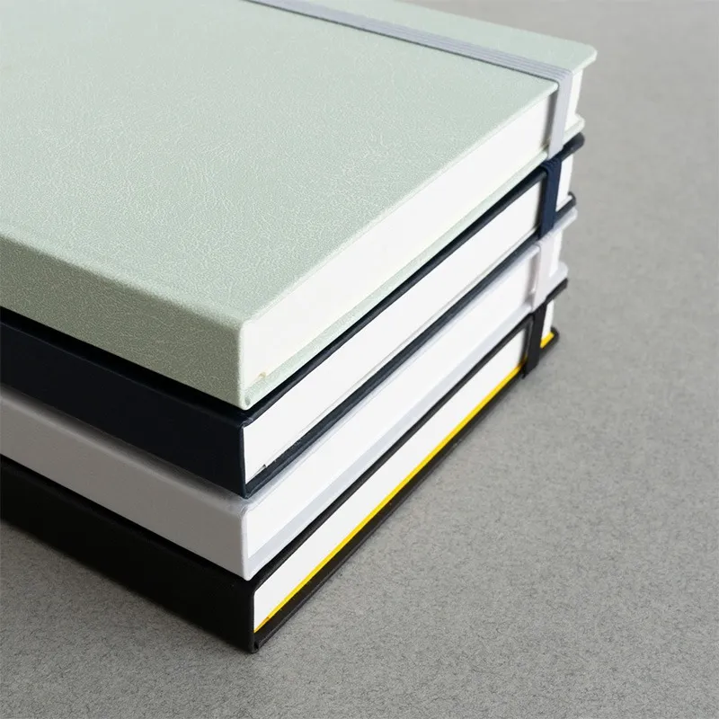 たっぷり書ける240ページ。