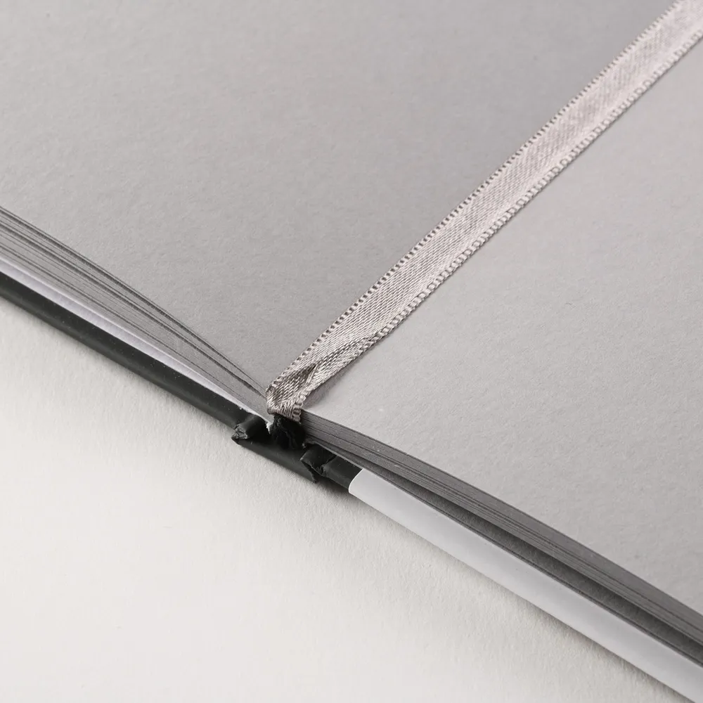 グラジュエイトブック　ミックスメディア　グレーペーパー　＜A5変型＞