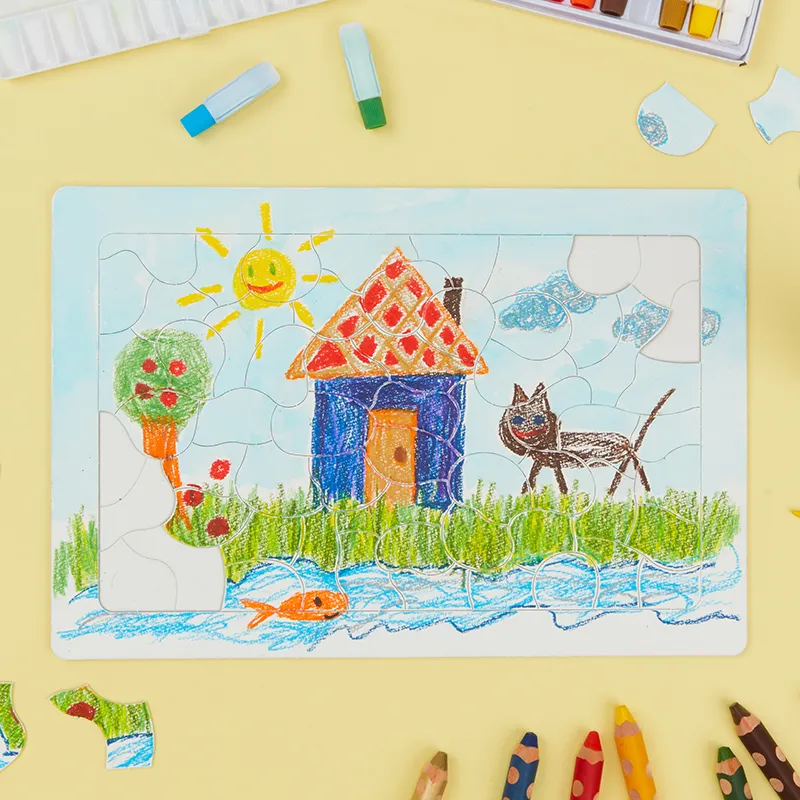 並口画用紙を使用しているので、色鉛筆やクレヨンはもちろん、水彩絵具でも、おえかきを楽しめます。