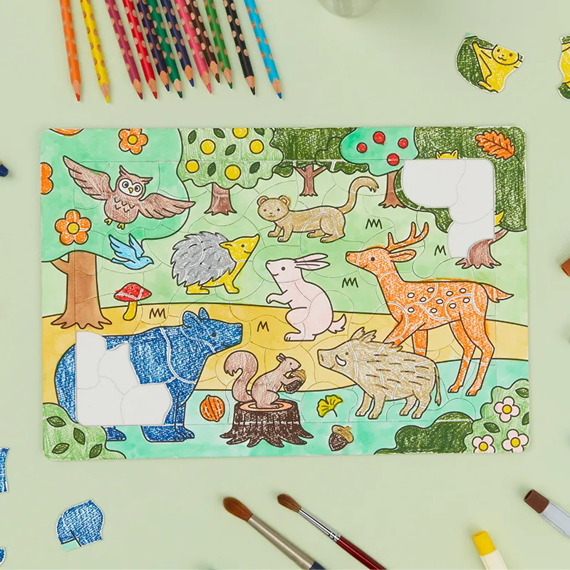 並口画用紙を使用しているので、色鉛筆やクレヨンはもちろん、水彩絵具でも、おえかきを楽しめます。